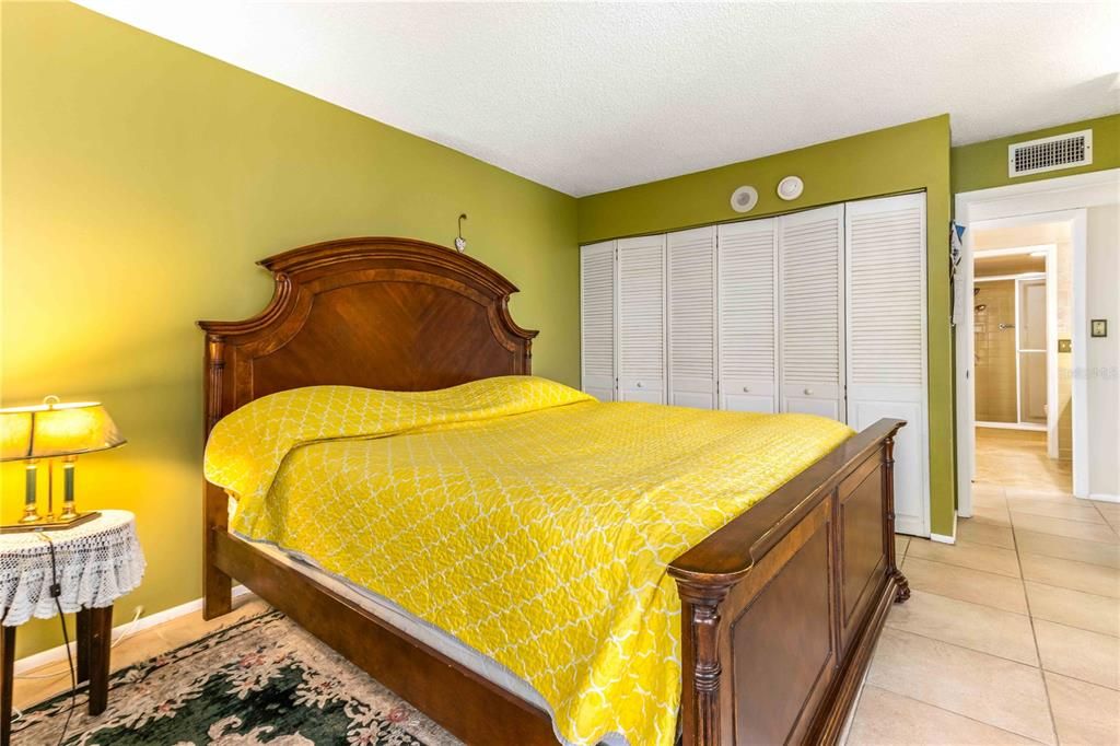 For Sale: $665,000 (2 beds, 2 baths, 1364 Square Feet)