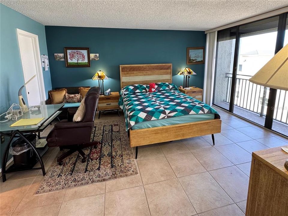 For Sale: $665,000 (2 beds, 2 baths, 1364 Square Feet)