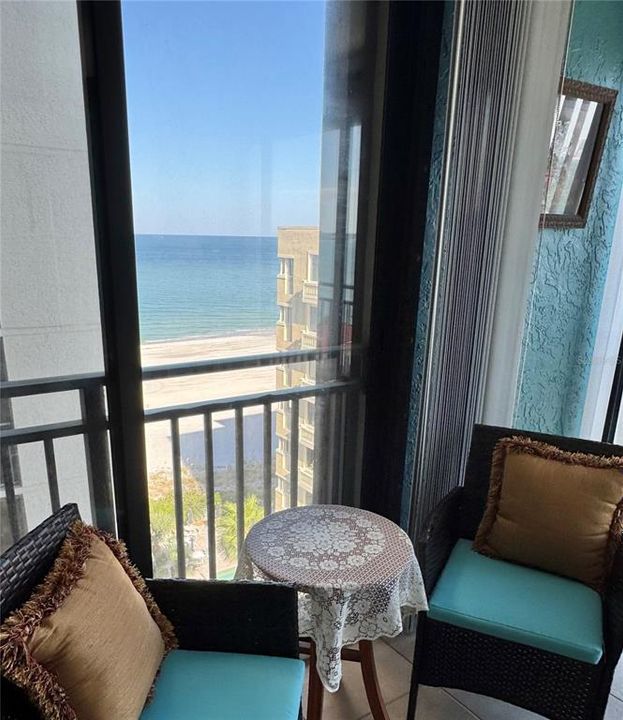 For Sale: $665,000 (2 beds, 2 baths, 1364 Square Feet)