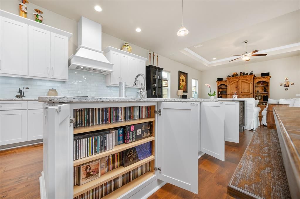 En Venta: $527,000 (3 camas, 2 baños, 2099 Pies cuadrados)