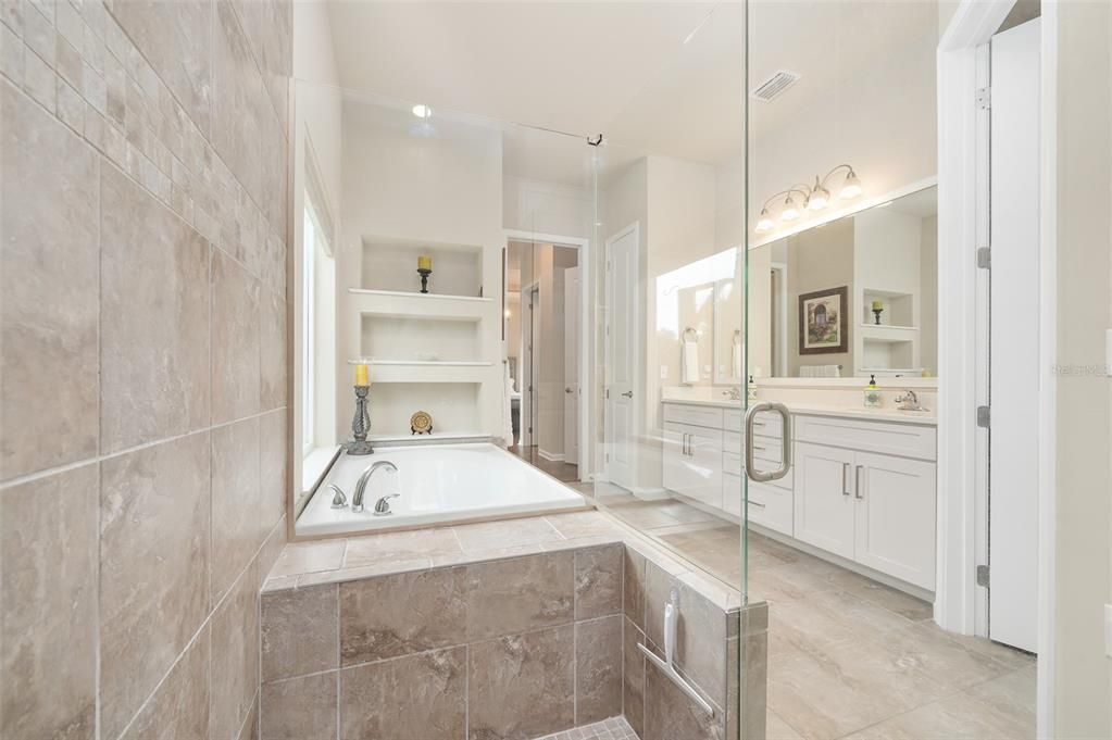 En Venta: $527,000 (3 camas, 2 baños, 2099 Pies cuadrados)