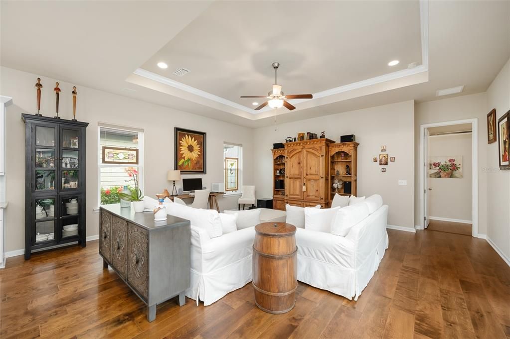 En Venta: $527,000 (3 camas, 2 baños, 2099 Pies cuadrados)