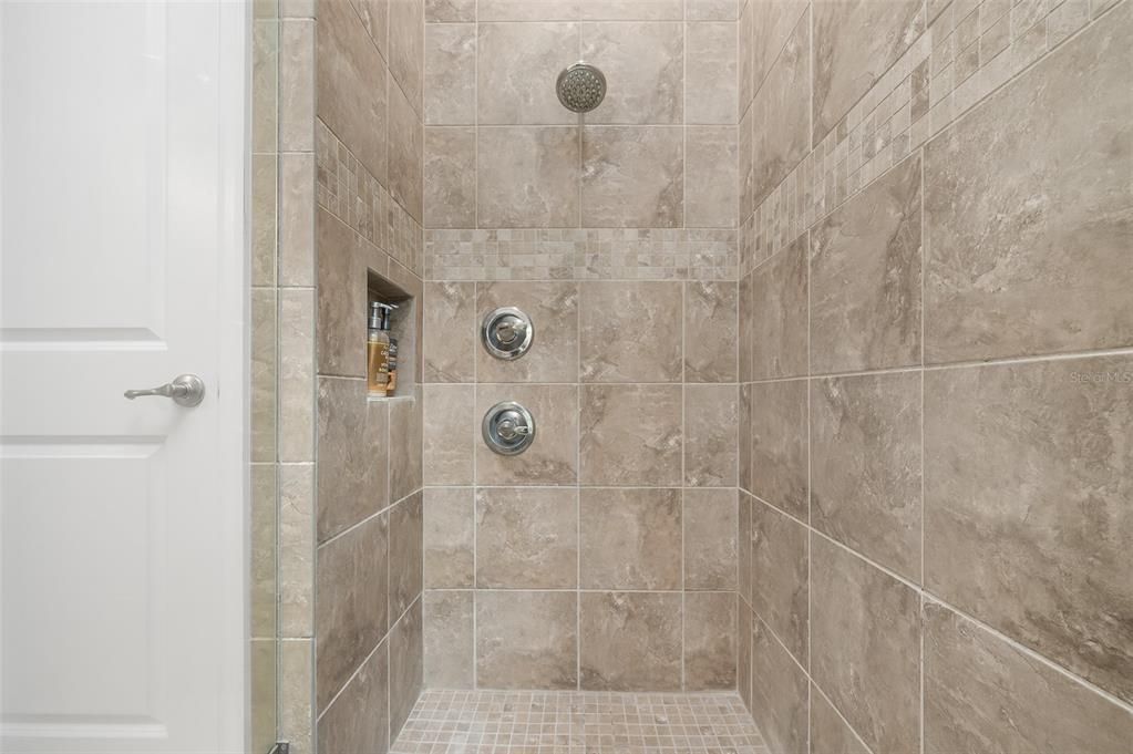 En Venta: $527,000 (3 camas, 2 baños, 2099 Pies cuadrados)