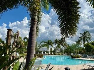 For Sale: $253,000 (2 beds, 2 baths, 1042 Square Feet)