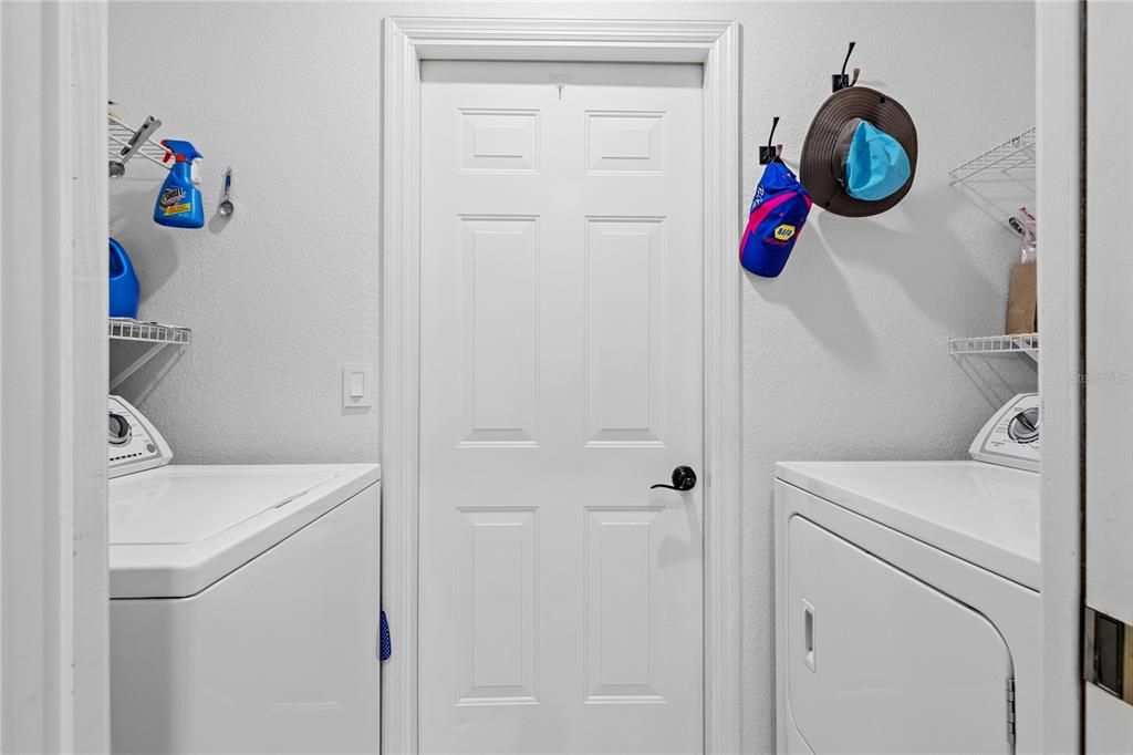 For Sale: $253,000 (2 beds, 2 baths, 1042 Square Feet)