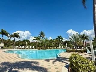 For Sale: $253,000 (2 beds, 2 baths, 1042 Square Feet)