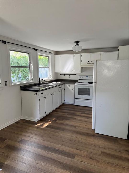 出租: $1,700 (3 贝兹, 1 浴室, 1326 平方英尺)