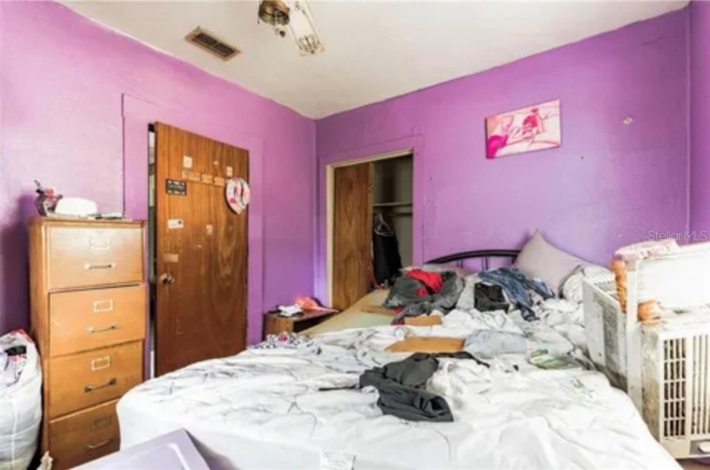 Active With Contract: $80,000 (2 beds, 1 baths, 830 Square Feet)