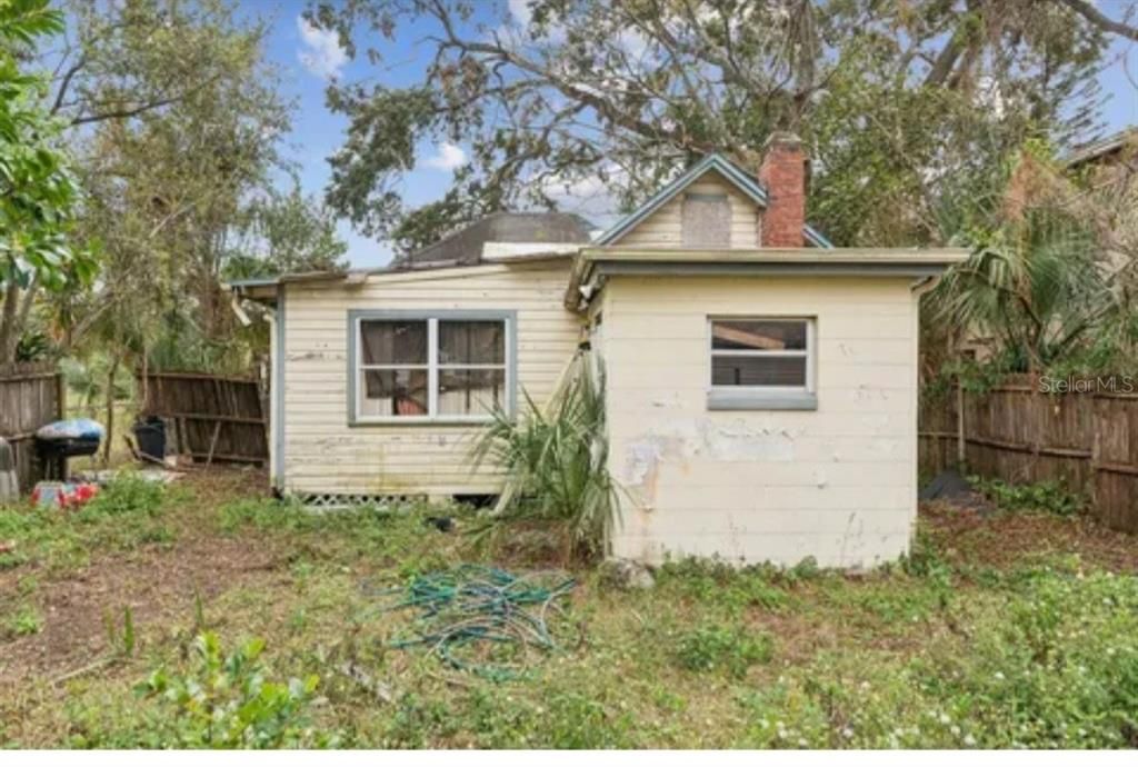 Active With Contract: $80,000 (2 beds, 1 baths, 830 Square Feet)