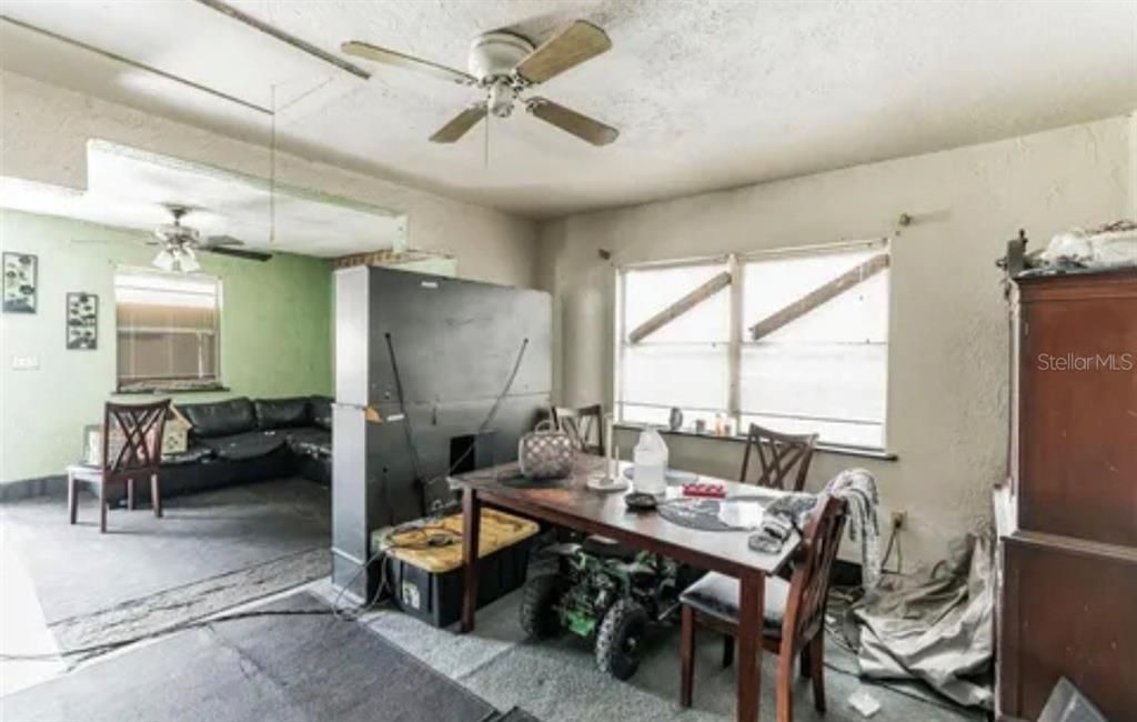 Active With Contract: $80,000 (2 beds, 1 baths, 830 Square Feet)