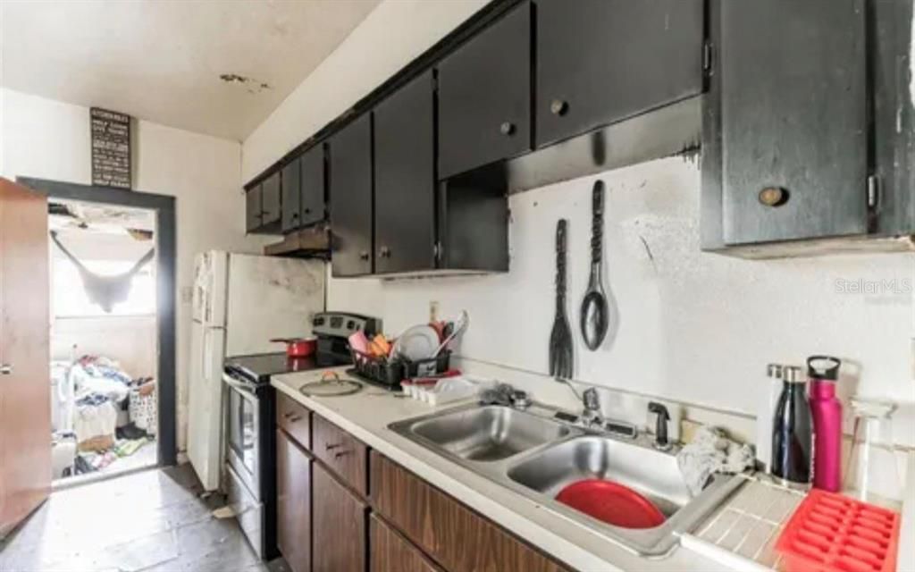 Active With Contract: $80,000 (2 beds, 1 baths, 830 Square Feet)