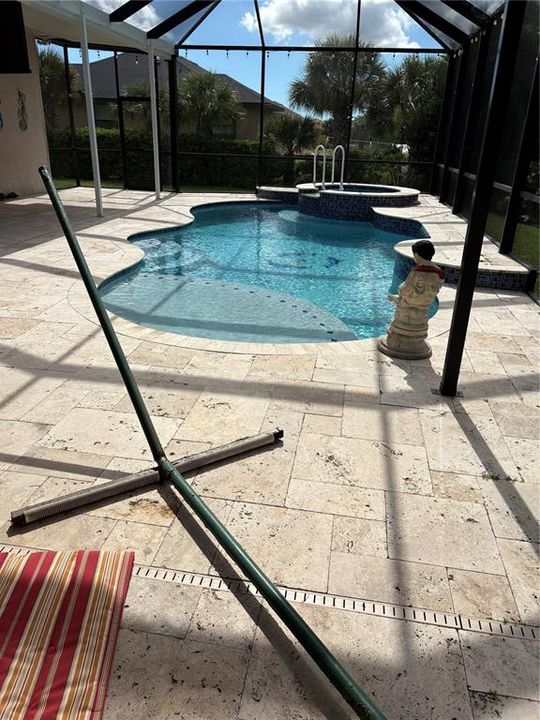 En Renta: $4,000 (4 camas, 3 baños, 2332 Pies cuadrados)