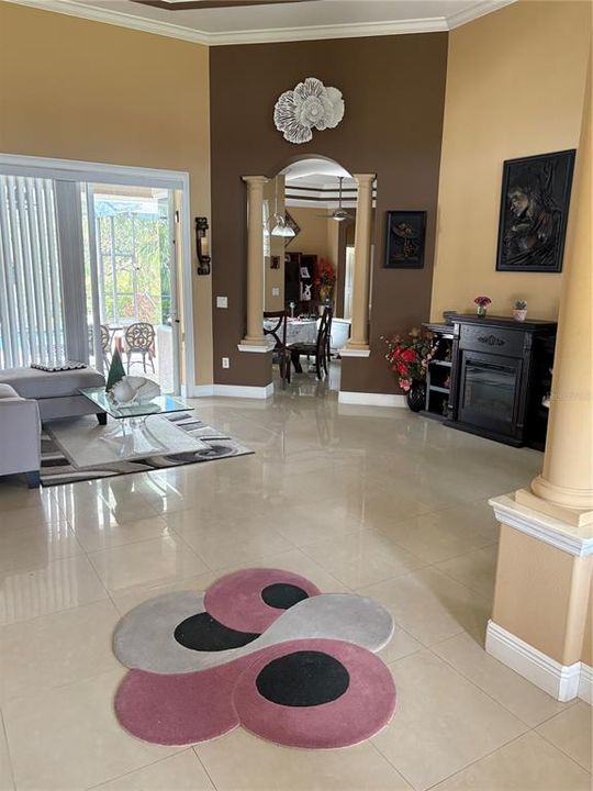 En Renta: $4,000 (4 camas, 3 baños, 2332 Pies cuadrados)