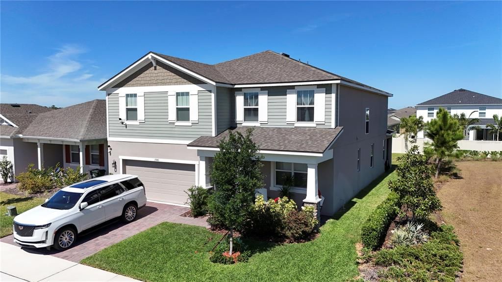 For Rent: $4,100 (6 beds, 4 baths, 3299 Square Feet)