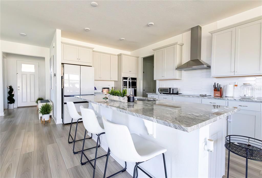 For Rent: $4,100 (6 beds, 4 baths, 3299 Square Feet)