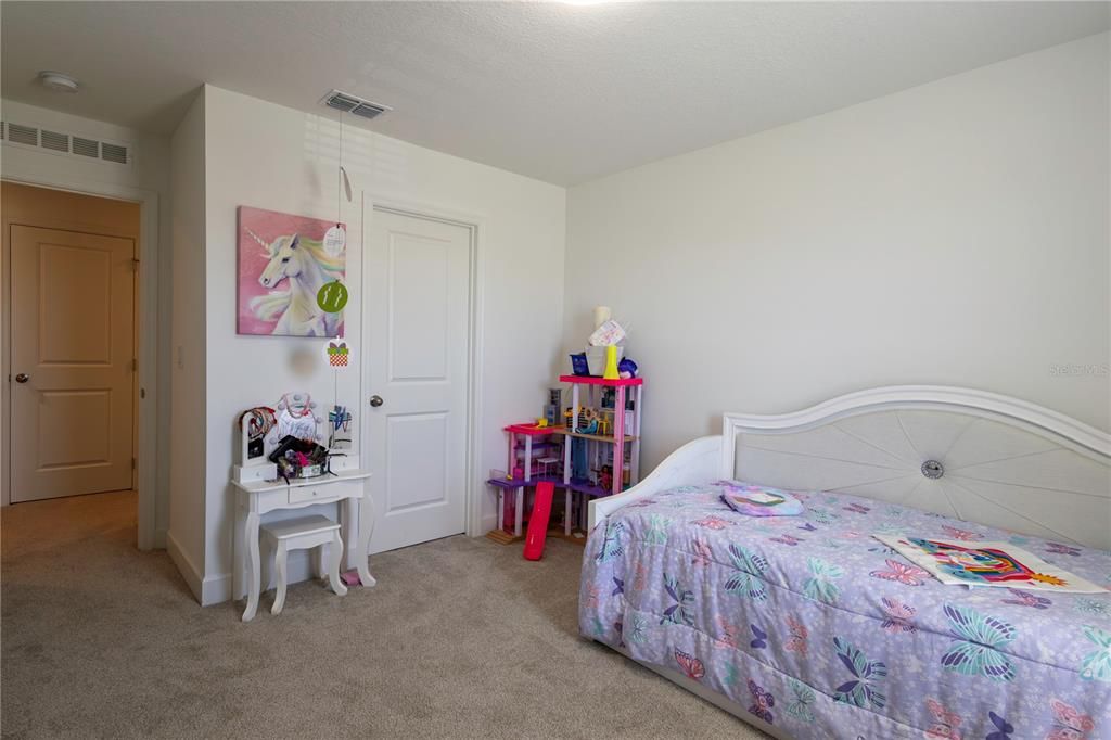 For Rent: $4,100 (6 beds, 4 baths, 3299 Square Feet)