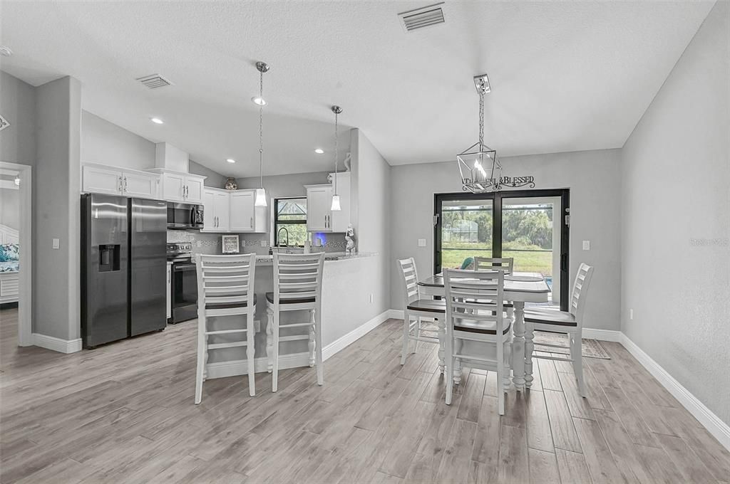 Activo con contrato: $469,900 (3 camas, 2 baños, 1436 Pies cuadrados)