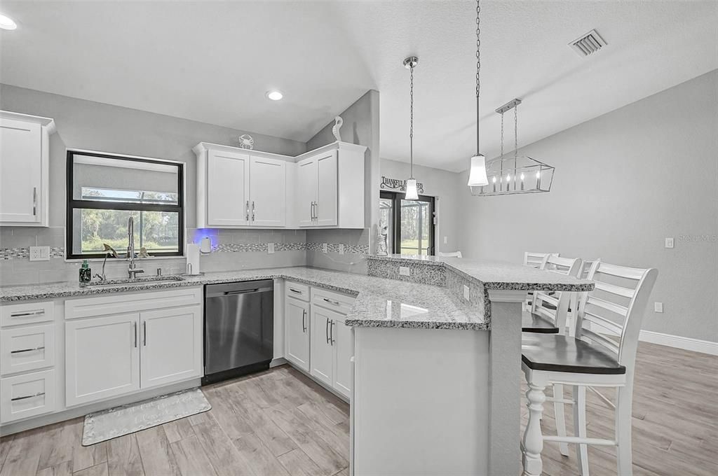 Activo con contrato: $469,900 (3 camas, 2 baños, 1436 Pies cuadrados)