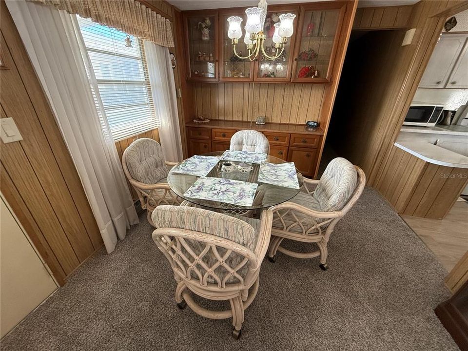 For Sale: $150,000 (2 beds, 2 baths, 880 Square Feet)