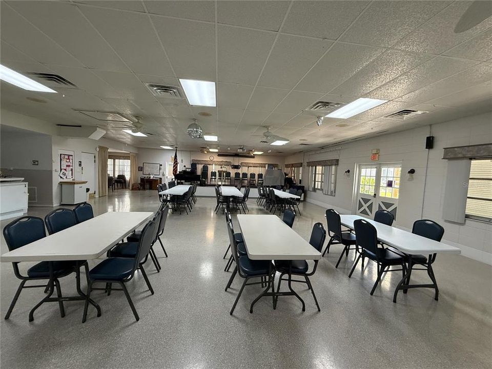 For Sale: $150,000 (2 beds, 2 baths, 880 Square Feet)