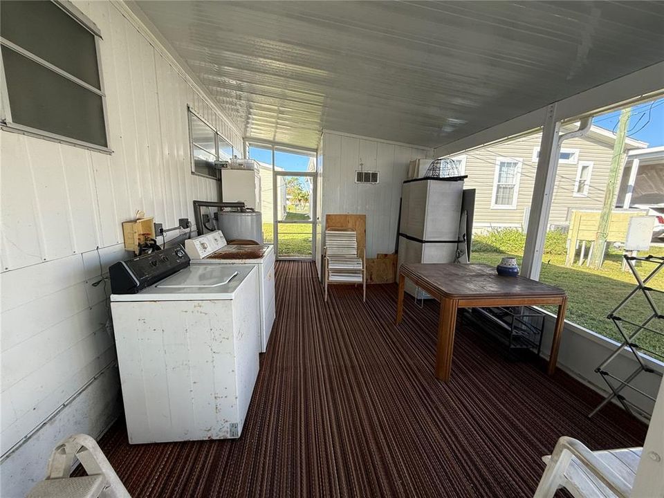 For Sale: $150,000 (2 beds, 2 baths, 880 Square Feet)