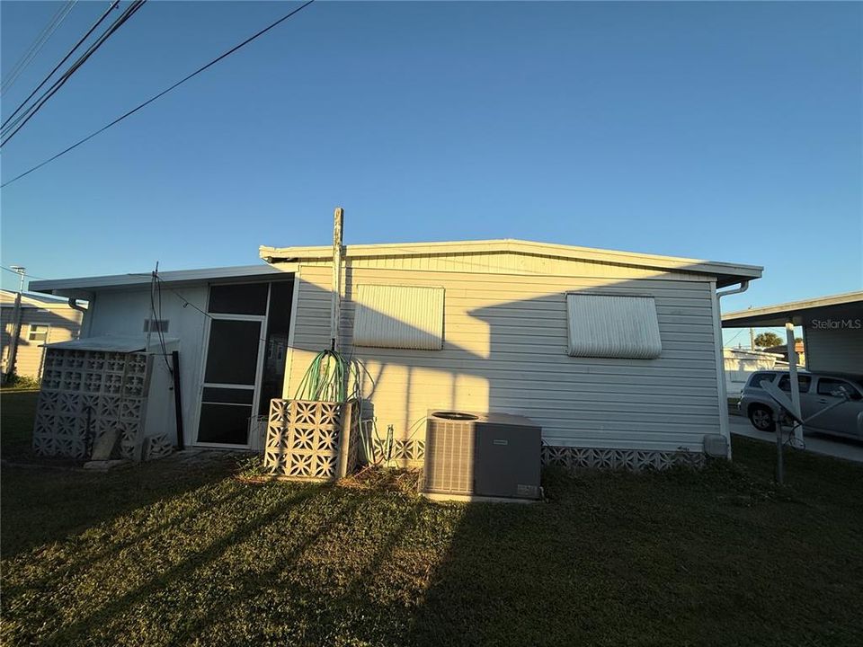 For Sale: $150,000 (2 beds, 2 baths, 880 Square Feet)