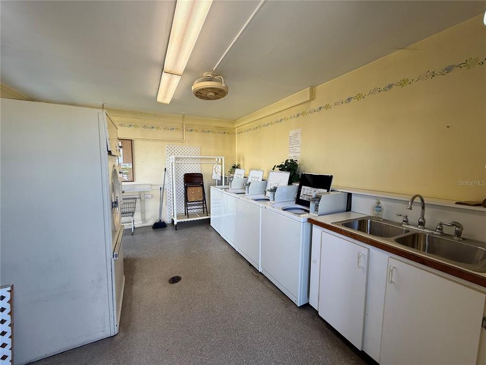 For Sale: $150,000 (2 beds, 2 baths, 880 Square Feet)