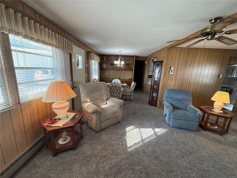 For Sale: $150,000 (2 beds, 2 baths, 880 Square Feet)