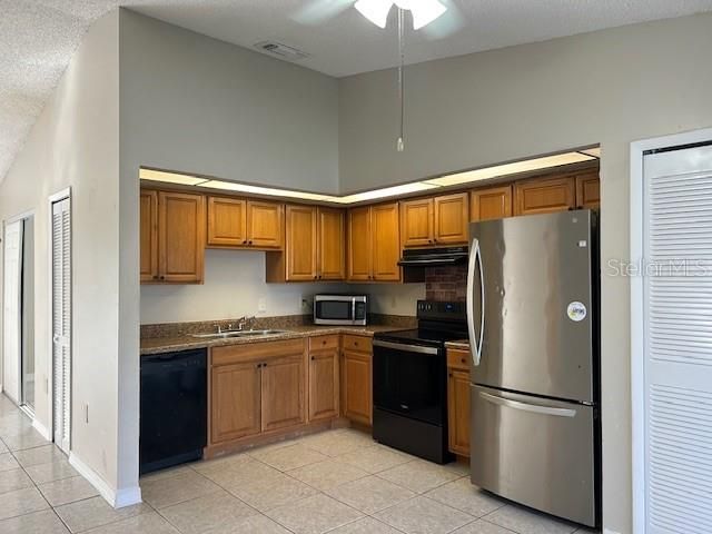 En Venta: $265,000 (3 camas, 2 baños, 1050 Pies cuadrados)