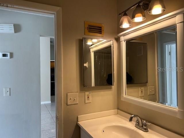 En Venta: $265,000 (3 camas, 2 baños, 1050 Pies cuadrados)