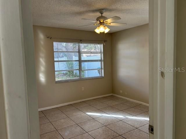 En Venta: $265,000 (3 camas, 2 baños, 1050 Pies cuadrados)