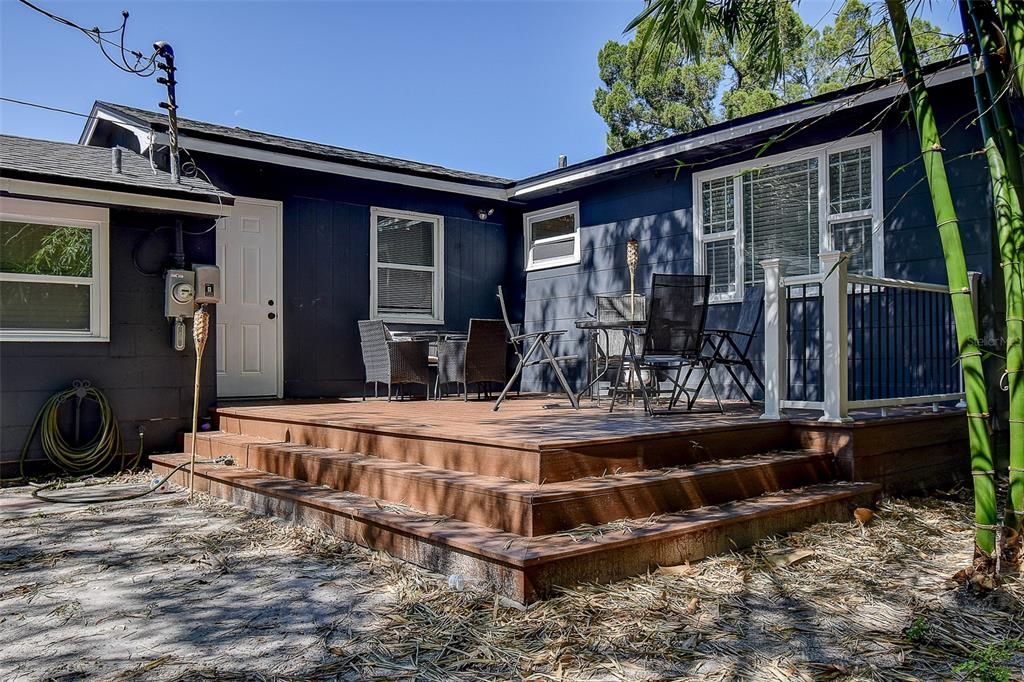 Под контрактом: $366,000 (3 спален, 2 ванн, 1054 Квадратных фут)