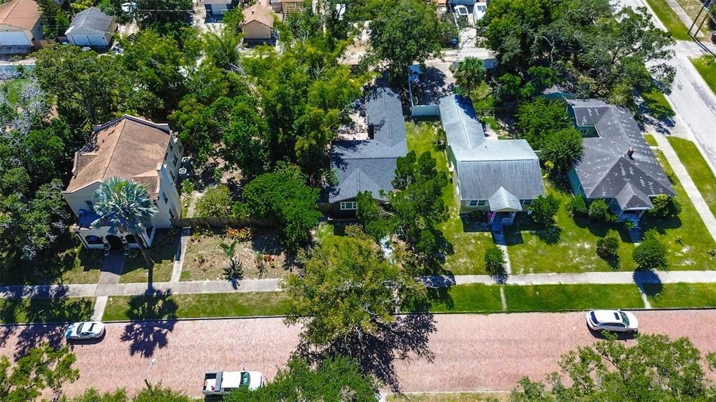 Под контрактом: $366,000 (3 спален, 2 ванн, 1054 Квадратных фут)