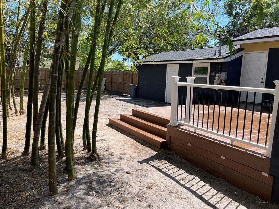 Под контрактом: $366,000 (3 спален, 2 ванн, 1054 Квадратных фут)