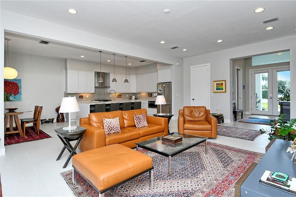 Active With Contract: $799,000 (3 beds, 3 baths, 2204 Square Feet)
