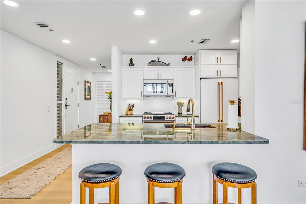 В аренду: $9,000 (2 спален, 2 ванн, 1514 Квадратных фут)