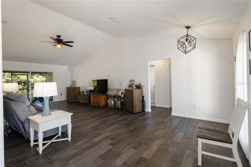 待售: $315,000 (3 贝兹, 2 浴室, 1883 平方英尺)