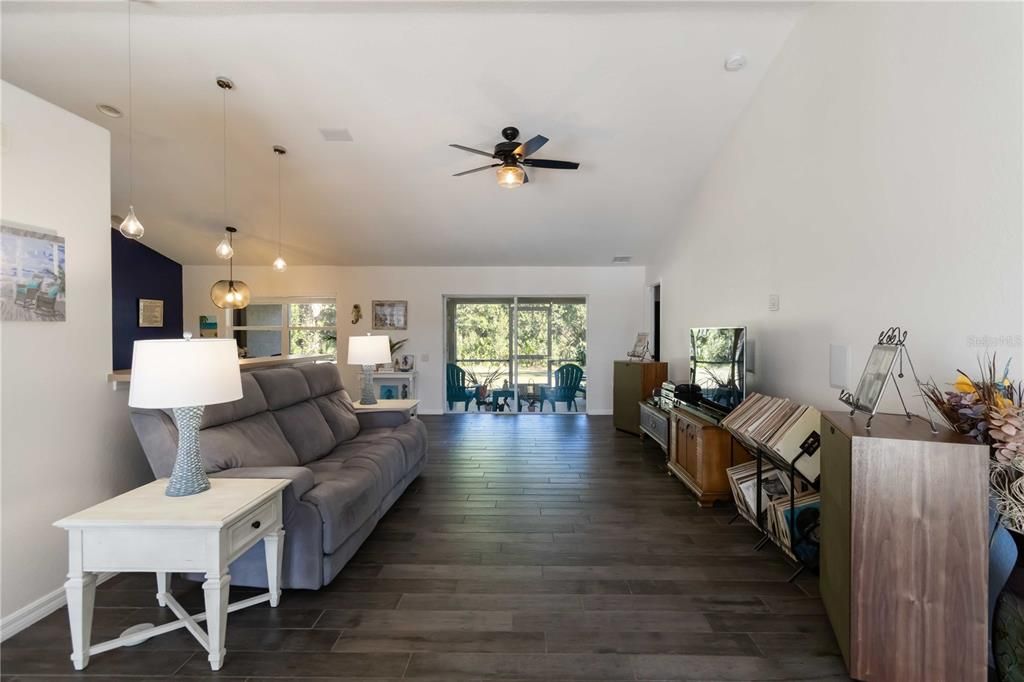 待售: $315,000 (3 贝兹, 2 浴室, 1883 平方英尺)