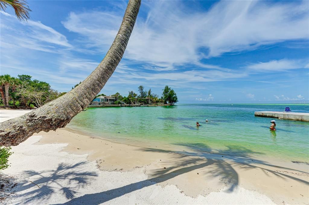 出租: $3,500 (2 贝兹, 1 浴室, 1122 平方英尺)