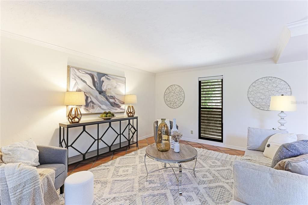 出租: $3,500 (2 贝兹, 1 浴室, 1122 平方英尺)