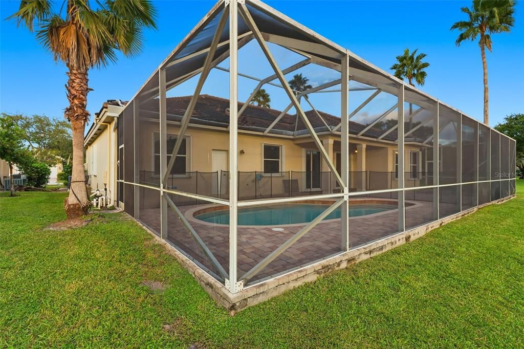 En Venta: $639,900 (5 camas, 3 baños, 2821 Pies cuadrados)