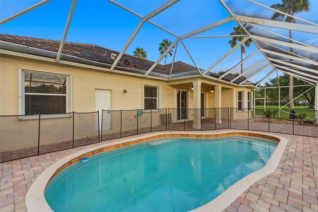 En Venta: $639,900 (5 camas, 3 baños, 2821 Pies cuadrados)