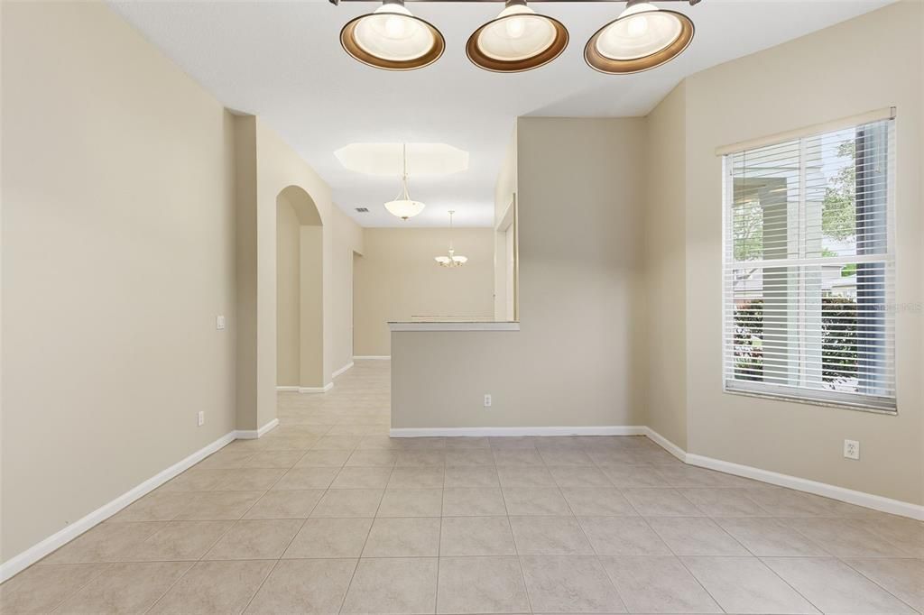 En Venta: $639,900 (5 camas, 3 baños, 2821 Pies cuadrados)