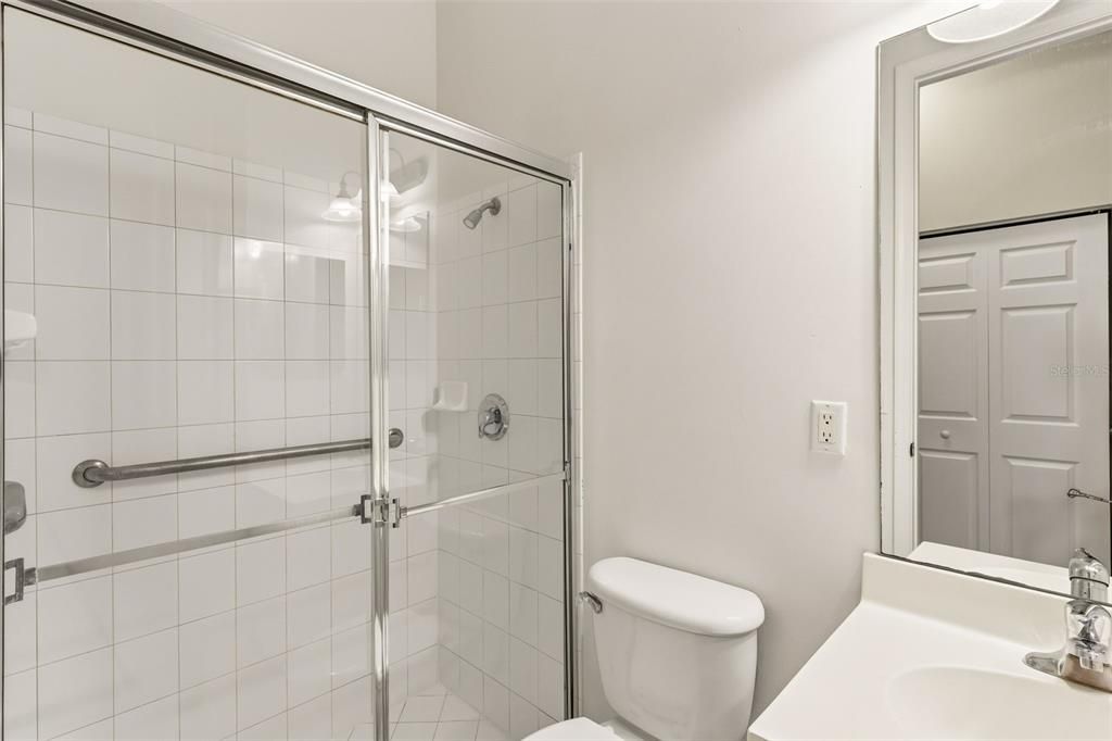 En Venta: $639,900 (5 camas, 3 baños, 2821 Pies cuadrados)