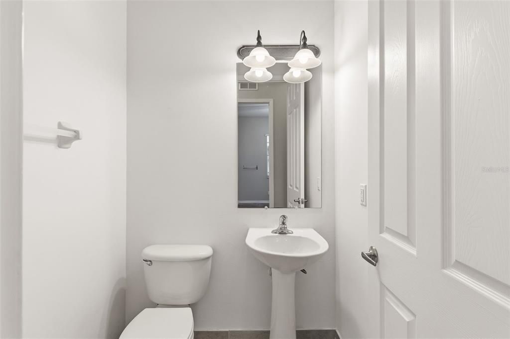 En Venta: $639,900 (5 camas, 3 baños, 2821 Pies cuadrados)