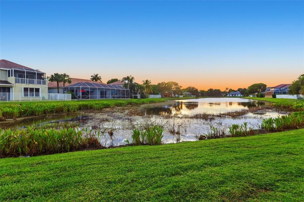 En Venta: $639,900 (5 camas, 3 baños, 2821 Pies cuadrados)