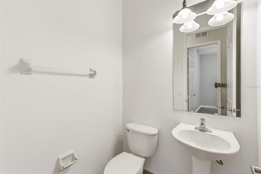 En Venta: $639,900 (5 camas, 3 baños, 2821 Pies cuadrados)