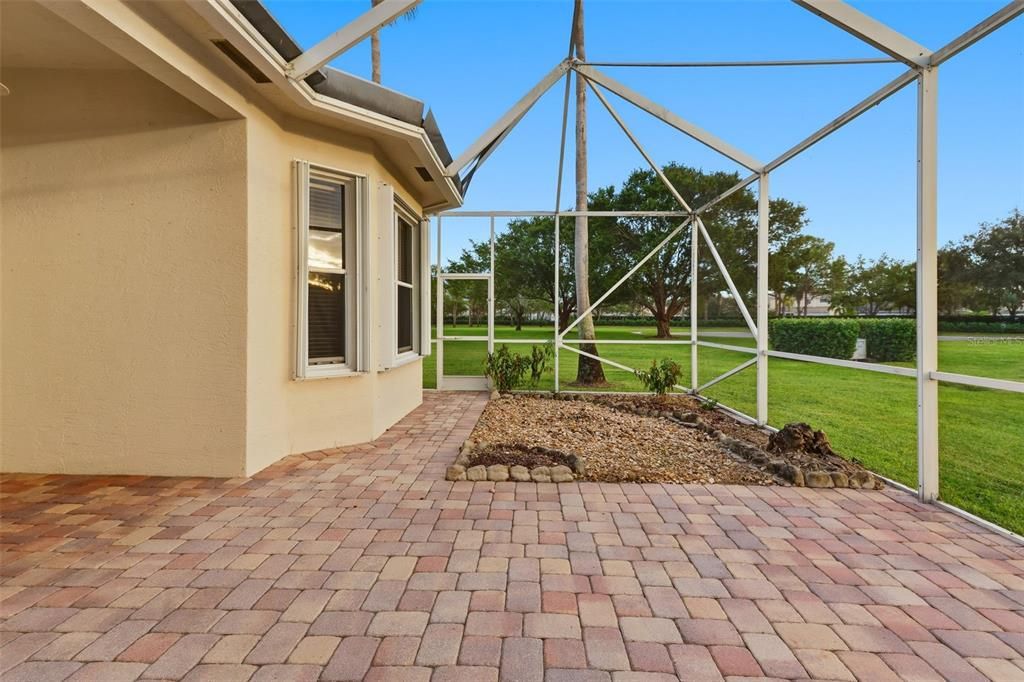 En Venta: $639,900 (5 camas, 3 baños, 2821 Pies cuadrados)