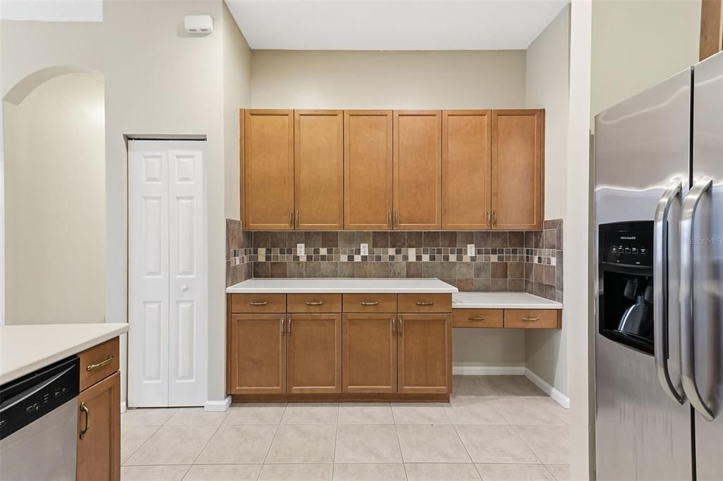 En Venta: $639,900 (5 camas, 3 baños, 2821 Pies cuadrados)