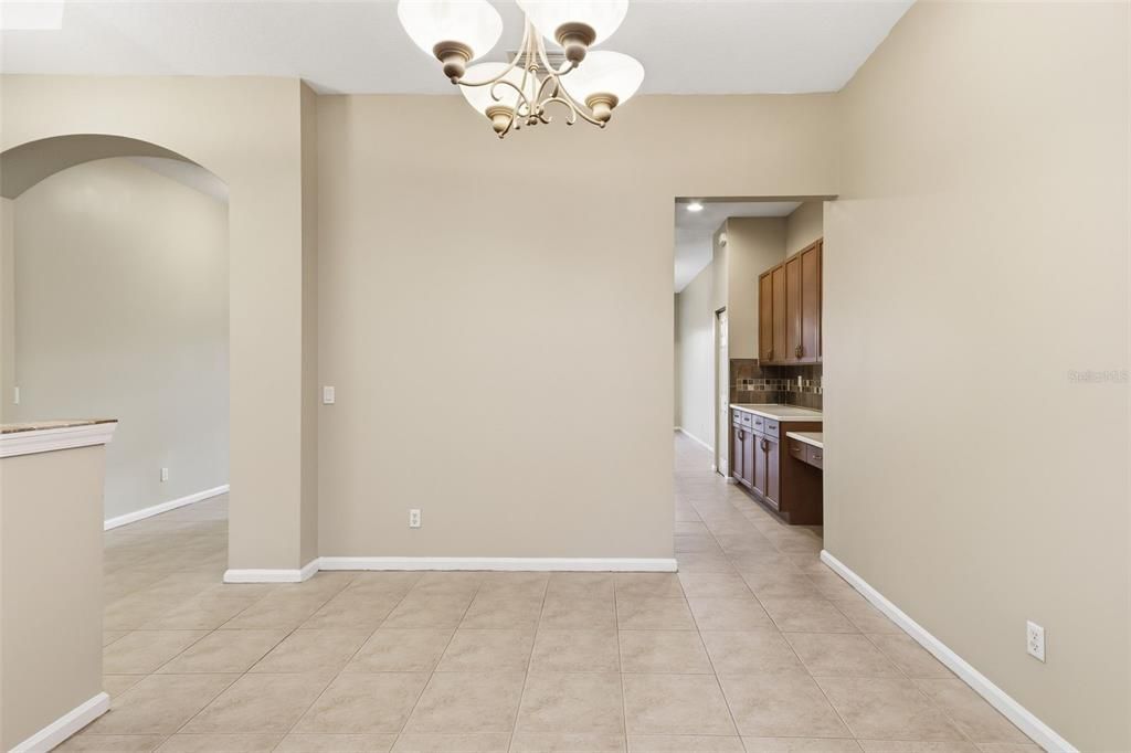 En Venta: $639,900 (5 camas, 3 baños, 2821 Pies cuadrados)